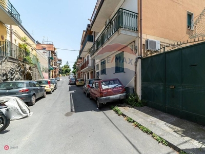 Casa Bi/Trifamiliare in Vendita in Via Macaluso 164 a Catania