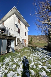 Casa indipendente a Varese Ligure, 10 locali, 3 bagni, 180 m²