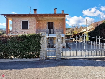 Casa indipendente in Vendita in Via Tito Speri a Perugia