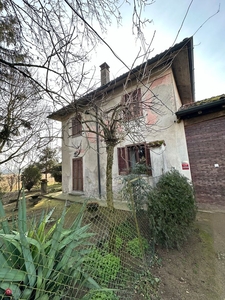 Casa indipendente in Vendita in Viale Certosa 40 a Pavia