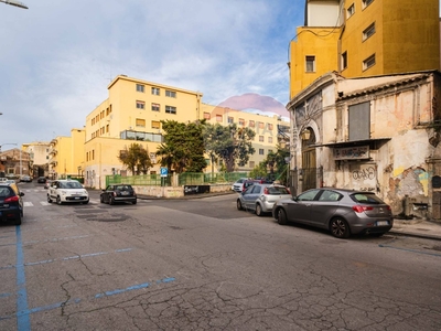 Casa indipendente in Via Antico Corso, Catania, 4 locali, 2 bagni