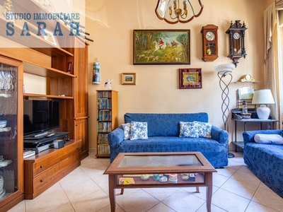 Casa indipendente in Via Mazzini, Viareggio, 8 locali, 2 bagni, 130 m²