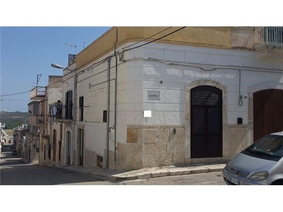 Casa Indipendente in Via Pisa, 2, Canosa di Puglia (BT)