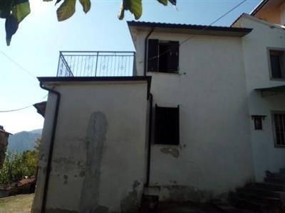 Casa semindipendente in buono stato di 200 mq. a Pallerone