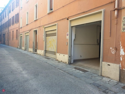 Garage/Posto auto in Vendita in Vicolo Borchetta a Bologna