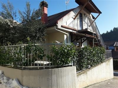 Indipendente - villa a schiera a Ascoli Piceno