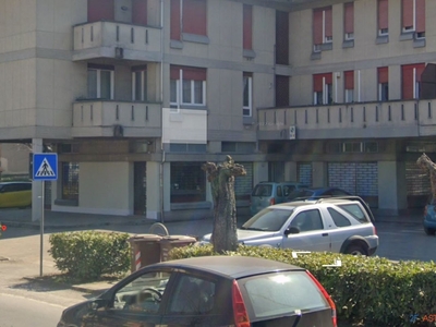 Locale commerciale in vendita a Montecchio Emilia