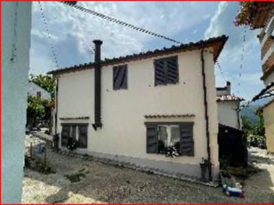 Mansarda in Via CERAIO, Vernio, 4 locali, 1 bagno, 84 m² in vendita