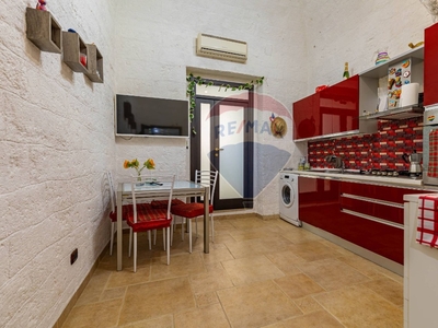 Monolocale in Via Dante Alighieri, Bari, 1 bagno, 45 m², 1° piano