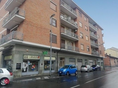 Negozio/Locale commerciale in Vendita in Strada Stupinigi 45 a Moncalieri
