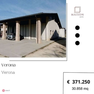 Palazzo in Vendita in Via Cason 70 a Verona
