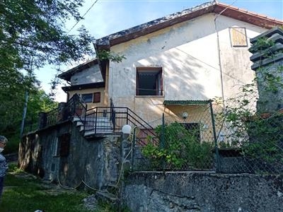 Porzione di casa in buono stato di 80 mq. a Bottignana Piastorla