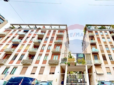 Quadrilocale in Corso Monforte, Milano, 3 bagni, con box, 160 m²