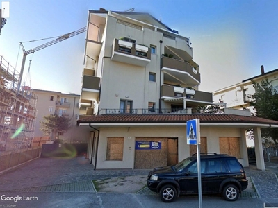 Quadrilocale in Via Dario Campana, Rimini, 2 bagni, con box, 100 m²