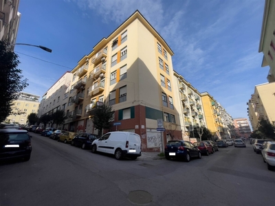 Quadrilocale in Via Miceli 92, Cosenza, 2 bagni, 130 m², 3° piano