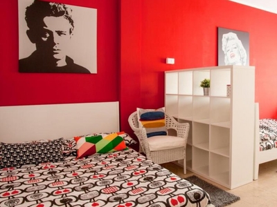 Stanza in affitto in appartamento con 4 camere da letto a Bologna