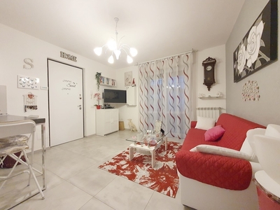 Trilocale a Viareggio, 1 bagno, 75 m², 1° piano, stato ristrutturato