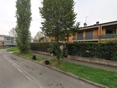 Trilocale in Via Moro 848, Stezzano, 2 bagni, giardino privato, garage