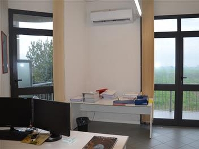 Ufficio in buono stato di 160 mq. a San Martino A Ulmiano
