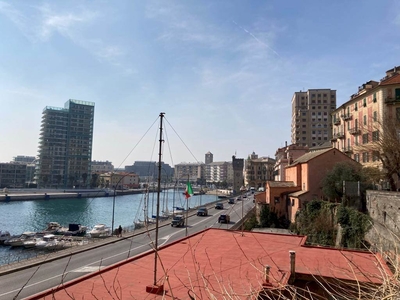 Via Famagosta, ufficio perfettamente ristrutturato con vista porto di Savona X INFO 3355282977