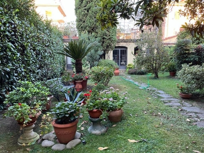 Villa a Pistoia, 7 locali, 2 bagni, giardino privato, 223 m², terrazzo