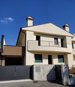 Villa a schiera in vendita a Montebelluna Treviso La Pieve
