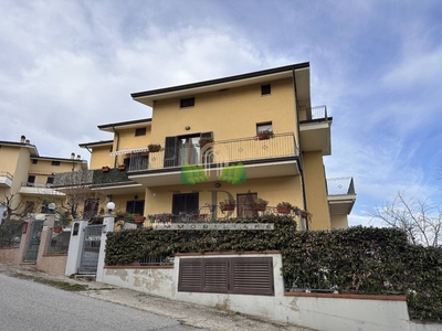 Villa a schiera in Via P. Giacomo Quaglia, Mosciano Sant'Angelo