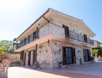 Villa Bifamiliare ristrutturata a Misilmeri