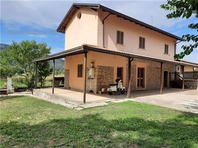 Villa/Casa singola residenziale buono/abitabile