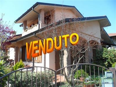 Villa di 5 locali in Vendita