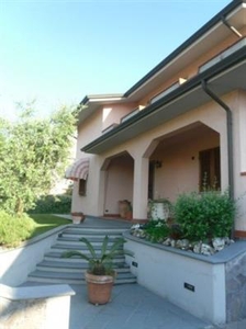 Villa in buono stato di 300 mq. a Badia Pozzeveri