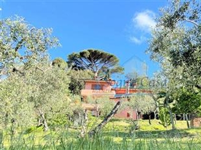 Villa in buono stato di 400 mq.