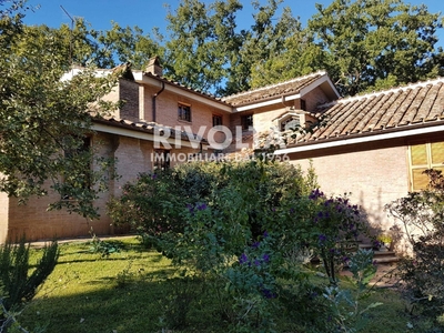 Villa in Largo Olgiata, Roma, 9 locali, 6 bagni, giardino privato