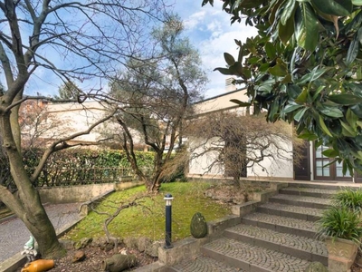 villa in vendita a Bernareggio