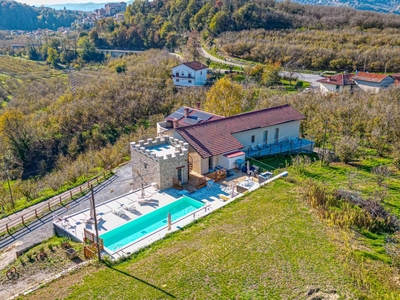 Villa in vendita a Cravanzana