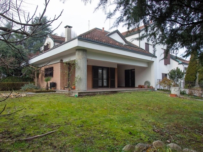 Villa in vendita a Peschiera Borromeo