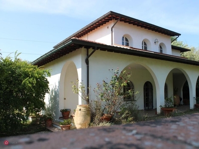 Villa in Vendita in Borgo Venezia 5 a Bientina