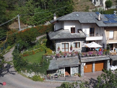 Villa in Vendita in Regione Talapè a Aosta