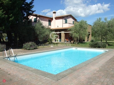 Villa in Vendita in SS675 a Viterbo