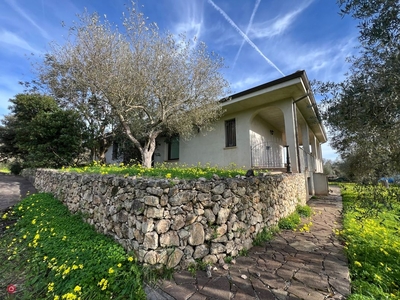 Villa in Vendita in Strada Vicinale Mandra di l'Ainu 69 a Sassari