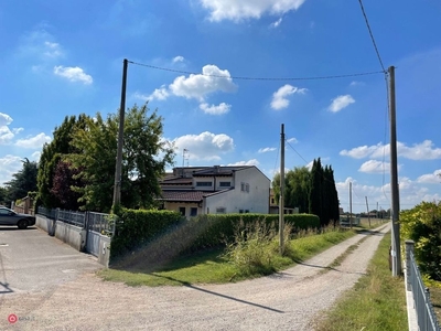 Villa in Vendita in Via Antonio e Nicolò Beccari a Ferrara