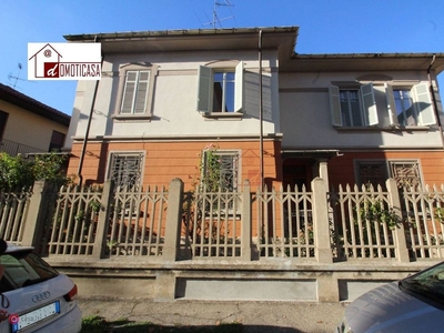 Villa in Vendita in Via Asmara 15 a Vercelli