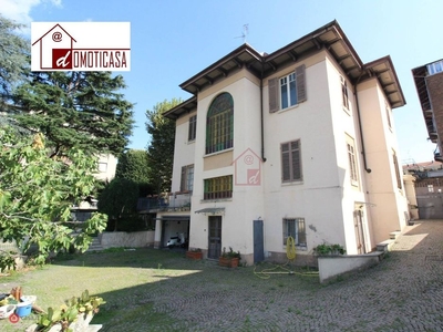 Villa in Vendita in Via Asmara 19 a Vercelli