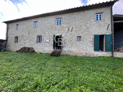 Villa in Vendita in Via Di Vicopelago 600 a Lucca