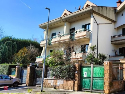 Villa in Vendita in Via Morelli e Silvati a Avellino