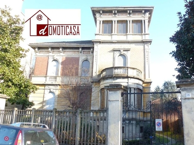 Villa in Vendita in Via Tripoli 23 a Vercelli