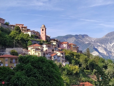 Villetta a schiera in Vendita in Via Ortonovo a Carrara