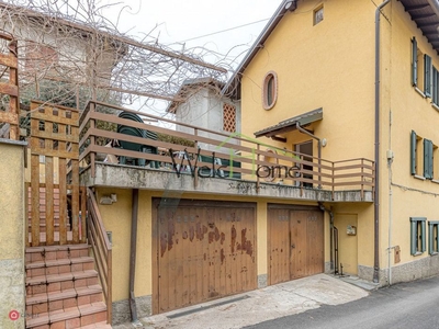 Casa indipendente in Vendita in Via Valbasca a Como