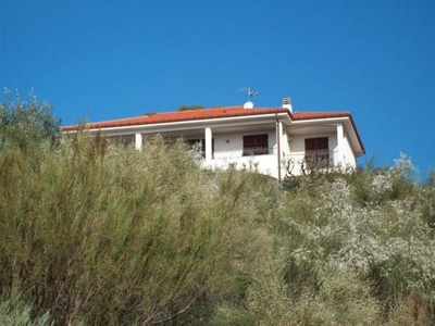 Villa in vendita a Vallecrosia Imperia