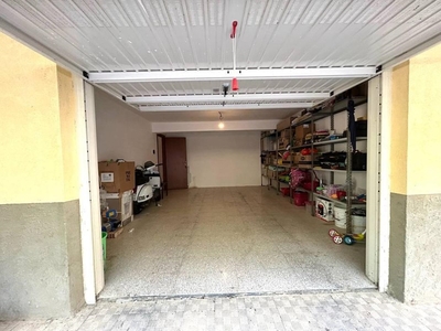 Appartamento in Vendita a Agrigento, 105'000€, 140 m², con Box